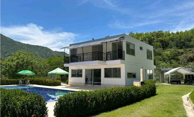 Casa con Piscina en Sopetran en Parcelacion en venta