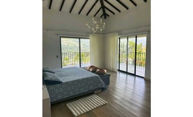 Hermosa Casa Campestre en Copacabana en Parcelacion en venta