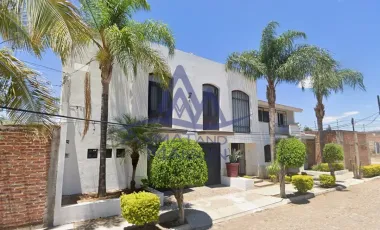Casa en venta en Los Granados, Acatlán de Juárez, Jalisco