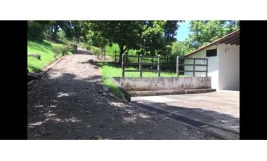 Hermosa finca en La Pintada para Reconstruir en Precio oportunidad