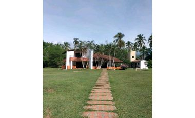 Finca en Santa Fé de Antioquia,  Muy Cerca al Pueblo