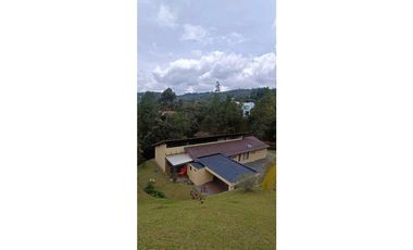 Casa en el Alto del Escobero en Parcelacion super campestre