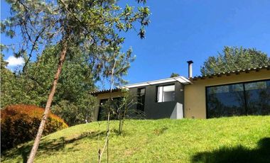 Casa en el Alto del Escobero en Parcelacion super campestre