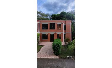 Venta de Cabaña de Descanso en San Jerónimo en Urbanización cerrada