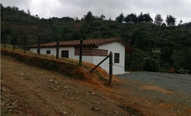 Lote con vivienda en el Retiro vereda Tabacal