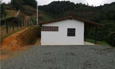 Lote con vivienda en el Retiro vereda Tabacal