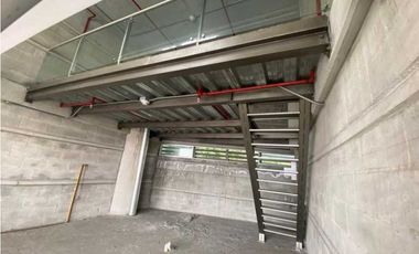 Local comercial Comidas o Multipropósito en Terracina