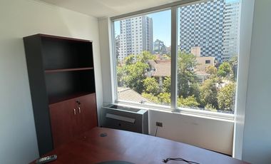 EXCELENTE OFICINA A PASOS METRO LOS LEONES