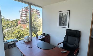 EXCELENTE OFICINA A PASOS METRO LOS LEONES