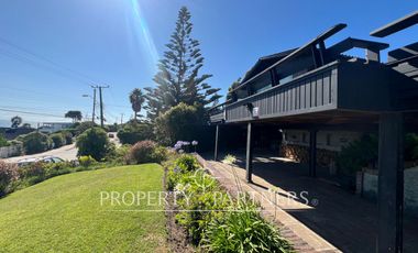 Casa Santo Domingo tradicional con vista al mar