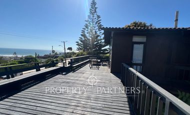 Casa Santo Domingo tradicional con vista al mar