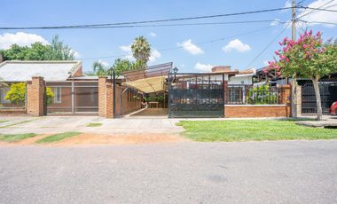 Casa de Tres Dormitorios en Venta en Granadero Baigorria