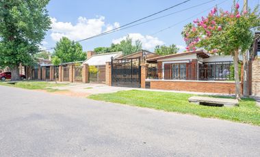 Casa de Tres Dormitorios en Venta en Granadero Baigorria