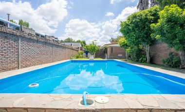 Casa de Tres Dormitorios en Venta en Granadero Baigorria