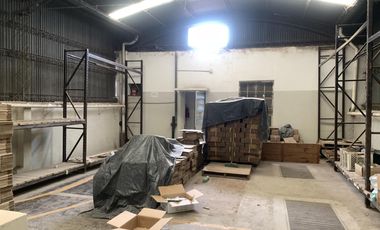 Depósito en  Munro a 30 mts de la Av Velez Sarsfield