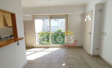 Alquiler de Departamento 2 ambientes en Ramos Mejia  Con patio