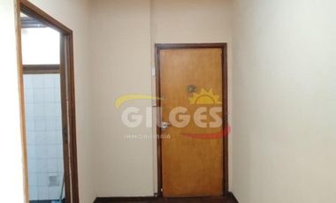 Venta de Departamento 3 Ambientes  en Ciudadela  Buen Estado