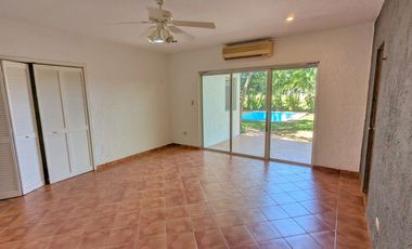 Bonita Casa en Venta dentro del Club de Golf la Ceiba