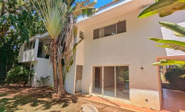 Bonita Casa en Venta en Club de Golf la Ceiba