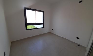 alquiler en Rincones de Manantiales, a estrenar 2 dormitorios, patio cochera