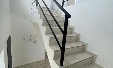 Venta / Alquiler amoblado Casa 5 ambientes en Santa Juana en Canning