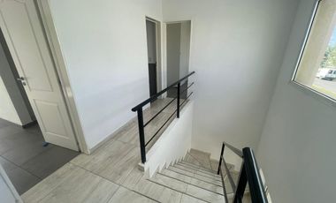 Venta / Alquiler amoblado Casa 5 ambientes en Santa Juana en Canning