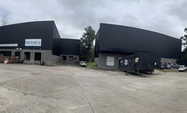 Excelente establecimiento Logístico de 4700 m2 cub en Garín