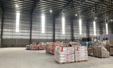 Excelente establecimiento Logístico de 4700 m2 cub en Garín