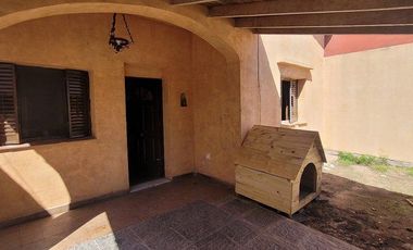 Casa en  L. Oliver al 1900, Lomas de Zamora