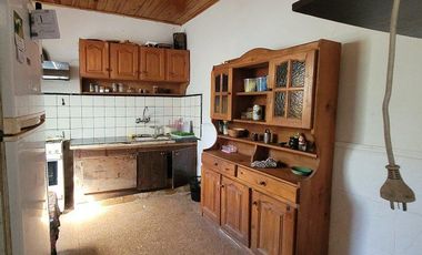 Casa en  L. Oliver al 1900, Lomas de Zamora