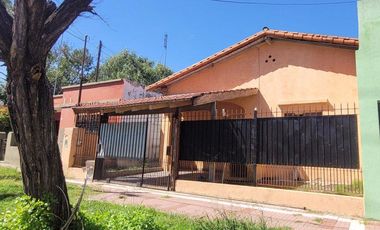 Casa en  L. Oliver al 1900, Lomas de Zamora