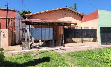 Casa en  L. Oliver al 1900, Lomas de Zamora