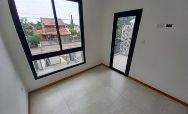 VENTA DÚPLEX 4 AMBIENTES EN VILLA ADELINA