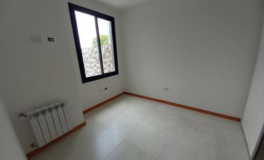 VENTA DÚPLEX 4 AMBIENTES EN VILLA ADELINA