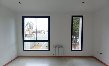 VENTA DÚPLEX 4 AMBIENTES EN VILLA ADELINA