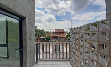 VENTA DÚPLEX 4 AMBIENTES EN VILLA ADELINA