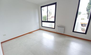 VENTA DÚPLEX 4 AMBIENTES EN VILLA ADELINA