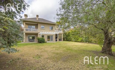 Casa en Venta en Saint Thomas Sur, Canning | 4 Dormitorios