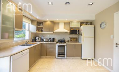 Casa en Venta en Saint Thomas Sur, Canning | 4 Dormitorios