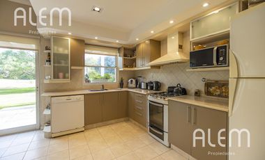 Casa en Venta en Saint Thomas Sur, Canning | 4 Dormitorios