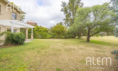 Casa en Venta en Saint Thomas Sur, Canning | 4 Dormitorios