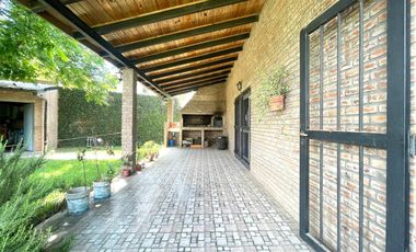 Venta Casa con Pileta  General Lagos