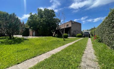 Venta Casa con Pileta  General Lagos