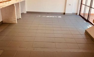 Ph 4 ambientes, 3 dormitorios (suite) quincho con parrilla, terraza. Exc. ubicación.