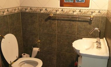 Ph 4 ambientes, 3 dormitorios (suite) quincho con parrilla, terraza. Exc. ubicación.