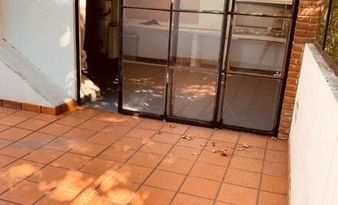 Ph 4 ambientes, 3 dormitorios (suite) quincho con parrilla, terraza. Exc. ubicación.