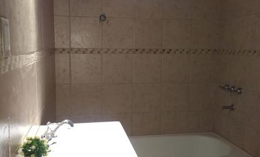 CHALET EN ADROGUE - TOMA EN PARTE DE PAGO DEPTO EN CABA O MAR DEL PLATA