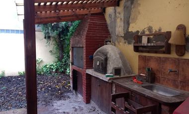 CHALET EN ADROGUE - TOMA EN PARTE DE PAGO DEPTO EN CABA O MAR DEL PLATA