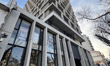 Local doble altura en Torre Bamboo - Olivos