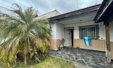 Casa de tres ambientes en venta